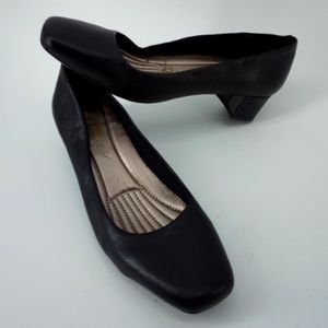 Vintage Easy Spirit Black Leather Close Toe Low Heel Work Interview Office 7.5